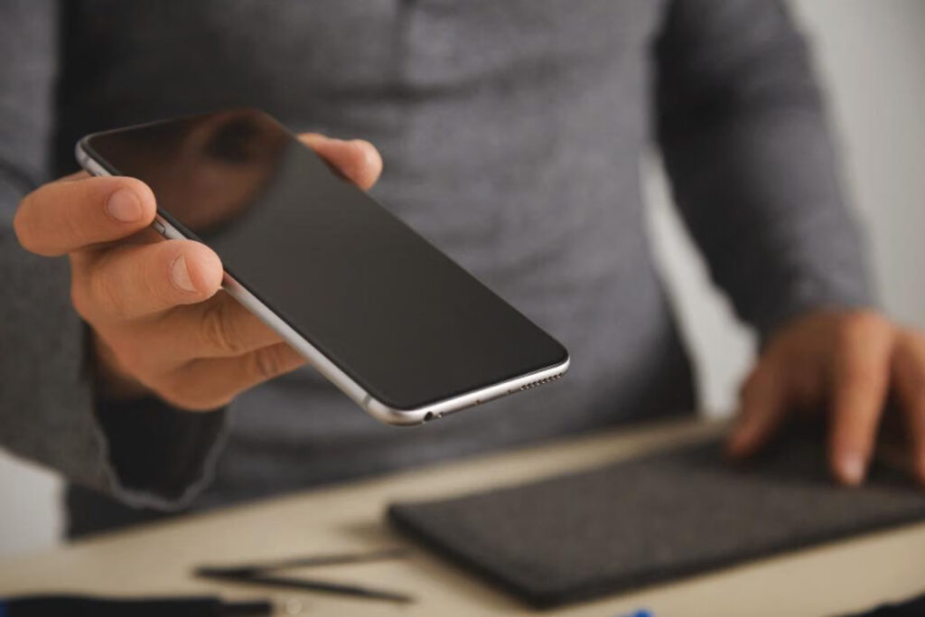 Viral! Tempered Glass Anti Spy Bikin Layar HP Tidak Bisa Intip, Benarkah Ampuh?