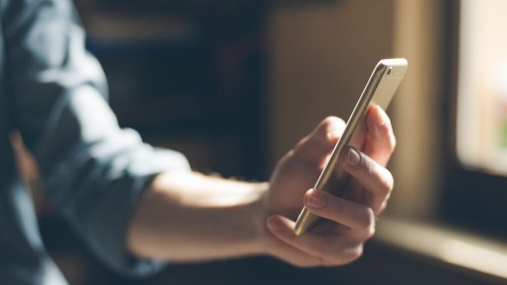 Serius? Stok HP Android 128GB Bisa Menipis Karena AI, Netizen Mulai Panik